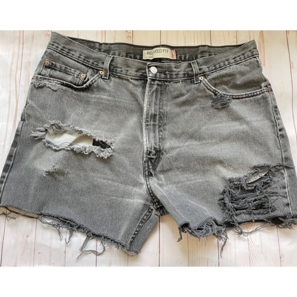 Levi’s Black Wash High Rise Cut Off Denim Shorts Women’s Size 40 in